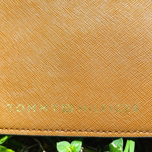 Tommy Hilfiger Coin Purse Wallet - Picture 2 of 2